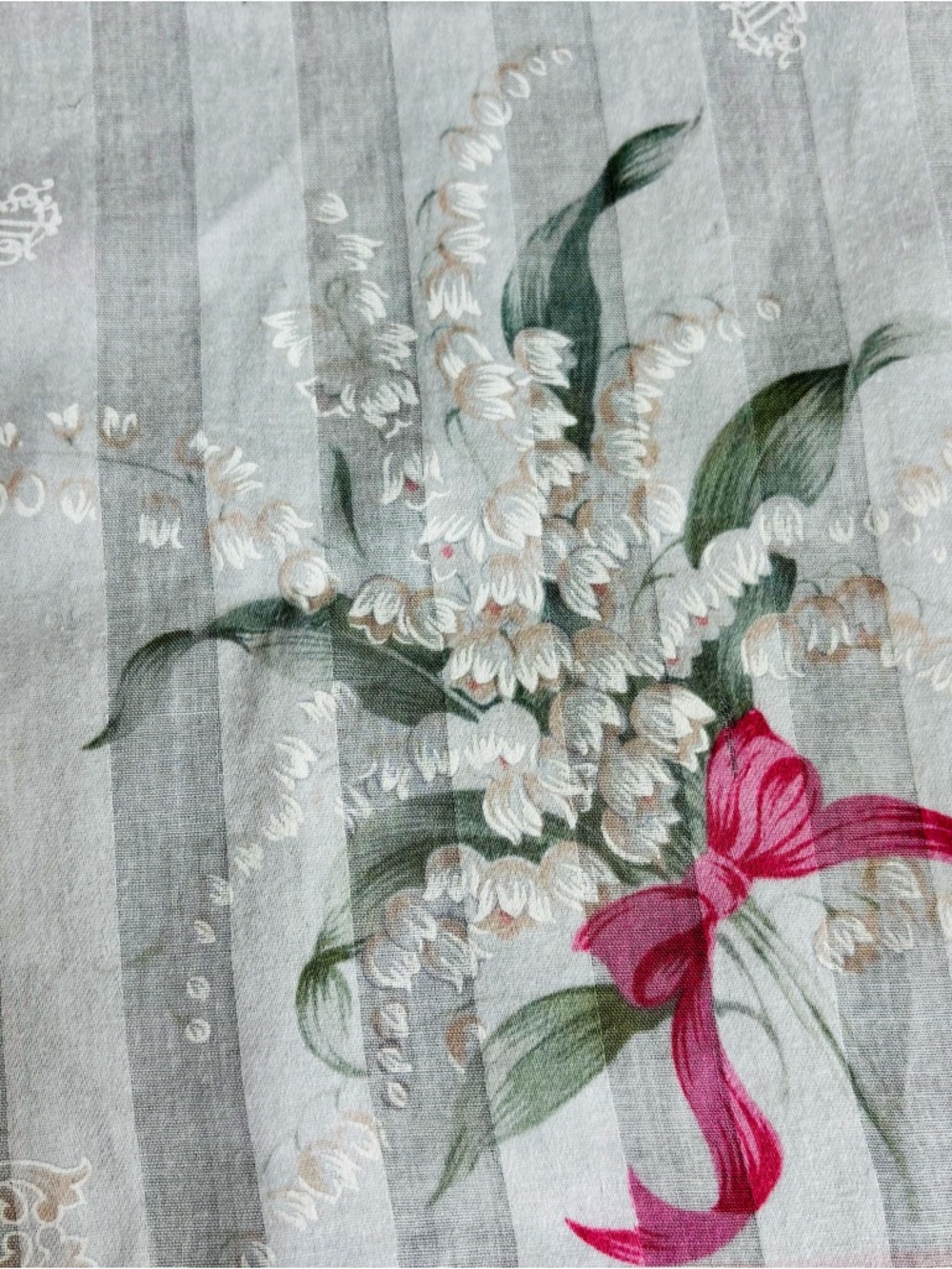 Christian Dior Floral Lily of the Valley Scarf/Handkerchief/Bandana Sz 18.75” - Picture 5 of 13